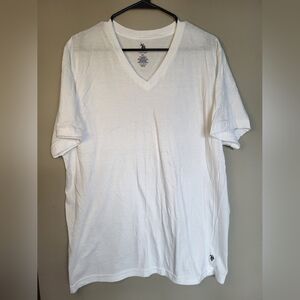 U.S. Polo Assn. White V-Neck Men's Tee, Size XL